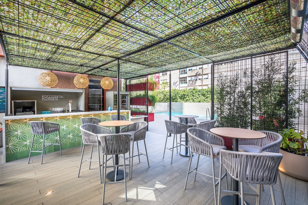 Occidental Sevilla Viapol — Restaurant & bars in Seville, Andalusia