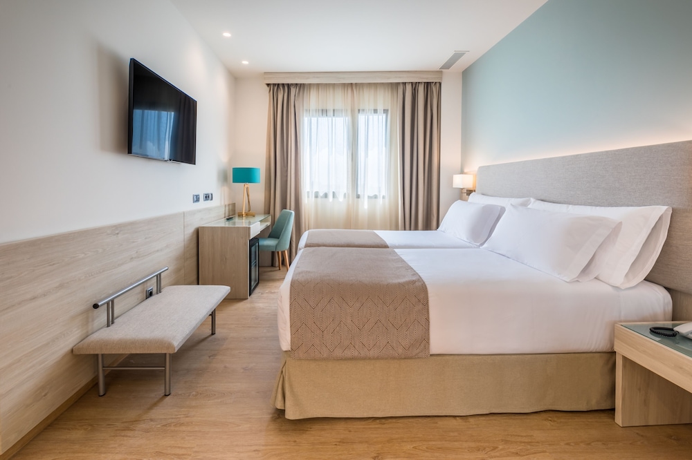 Occidental Sevilla Viapol — Hotel rooms in Seville, Andalusia