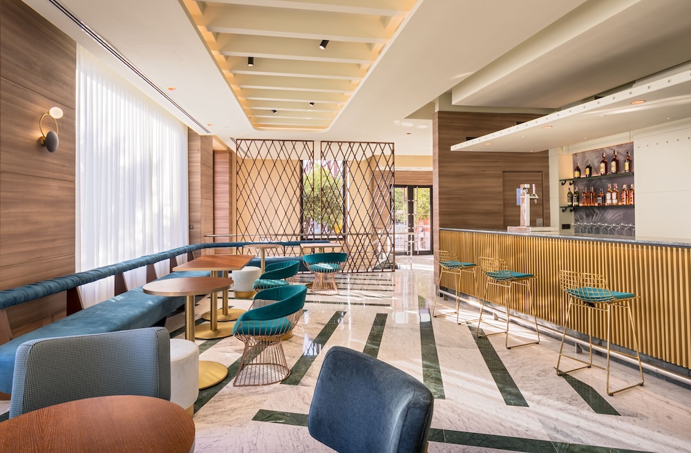 Occidental Sevilla Viapol — Restaurant & bars in Seville, Andalusia