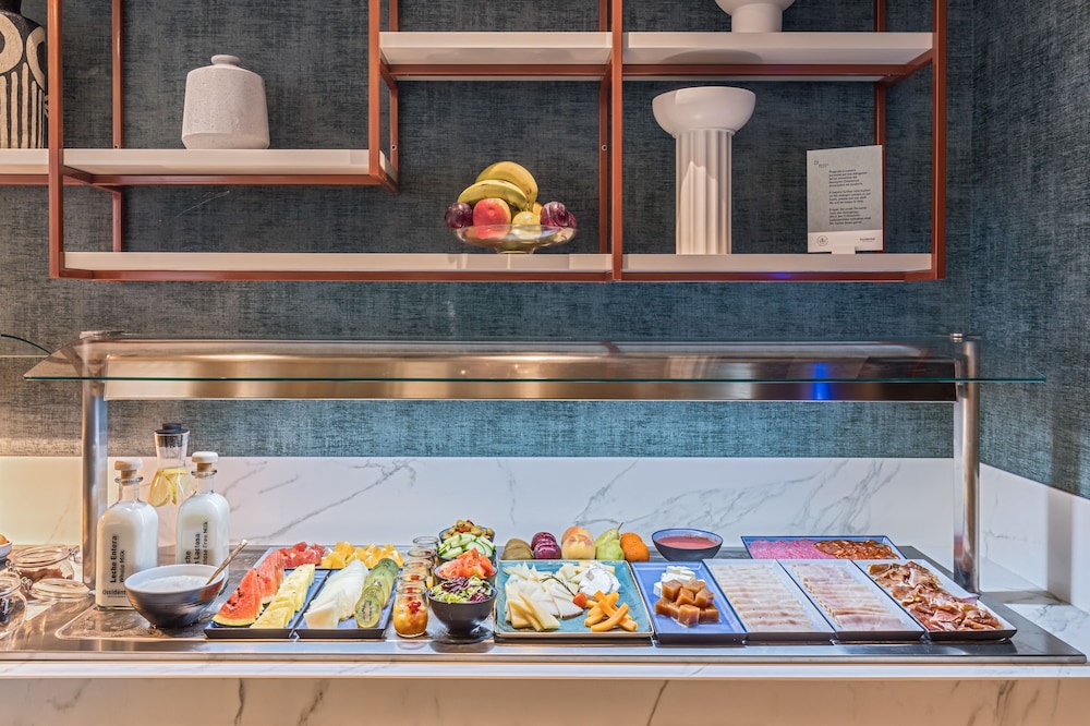 Occidental Sevilla Viapol — Restaurant & bars in Seville, Andalusia