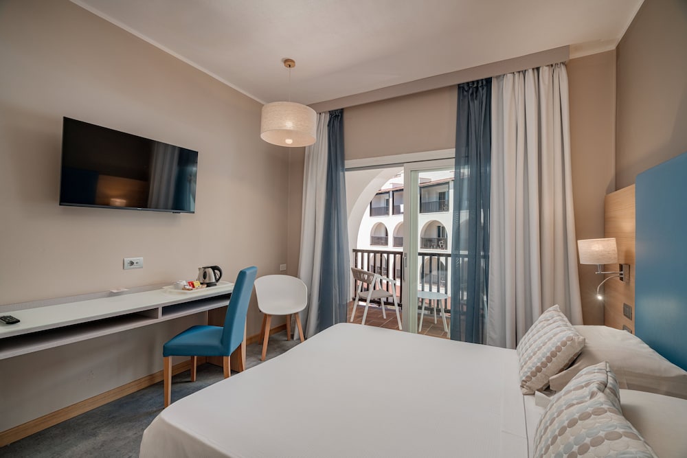 Hotel Calabona — Hotel rooms in Alghero, Sardinia