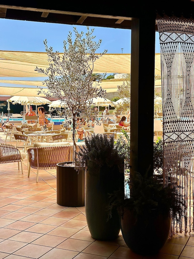 Hotel Calabona — Swimming pool in Alghero, Sardinia