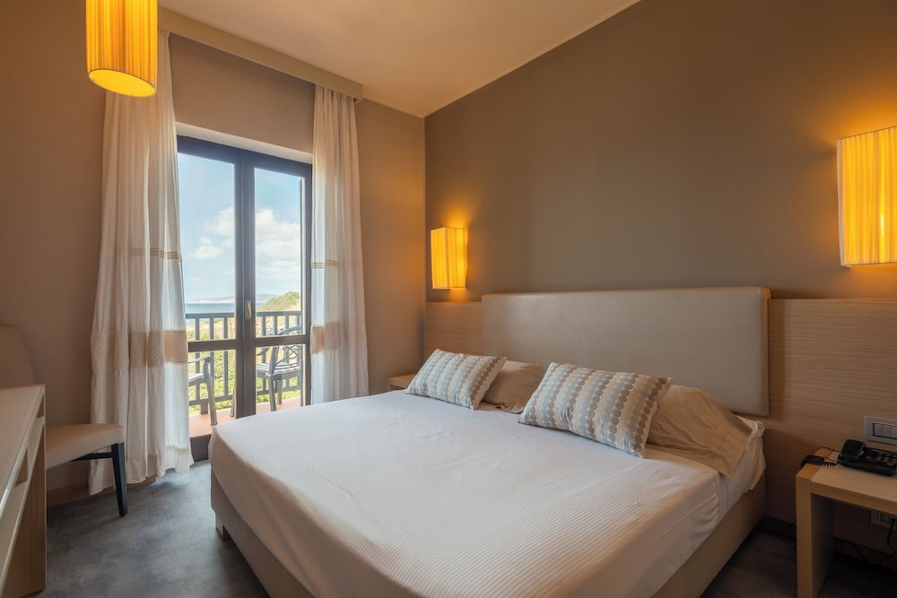 Hotel Calabona — Hotel rooms in Alghero, Sardinia
