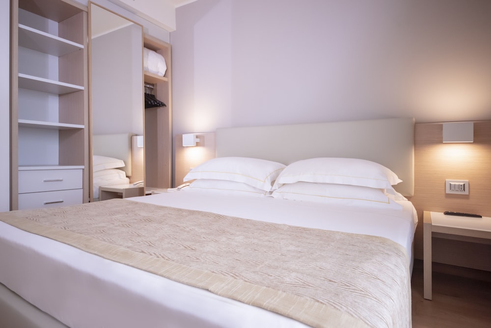 Hotel Calabona — Hotel rooms in Alghero, Sardinia