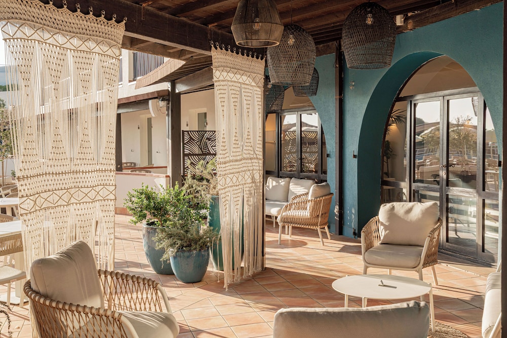 Hotel Calabona — Hotel building in Alghero, Sardinia