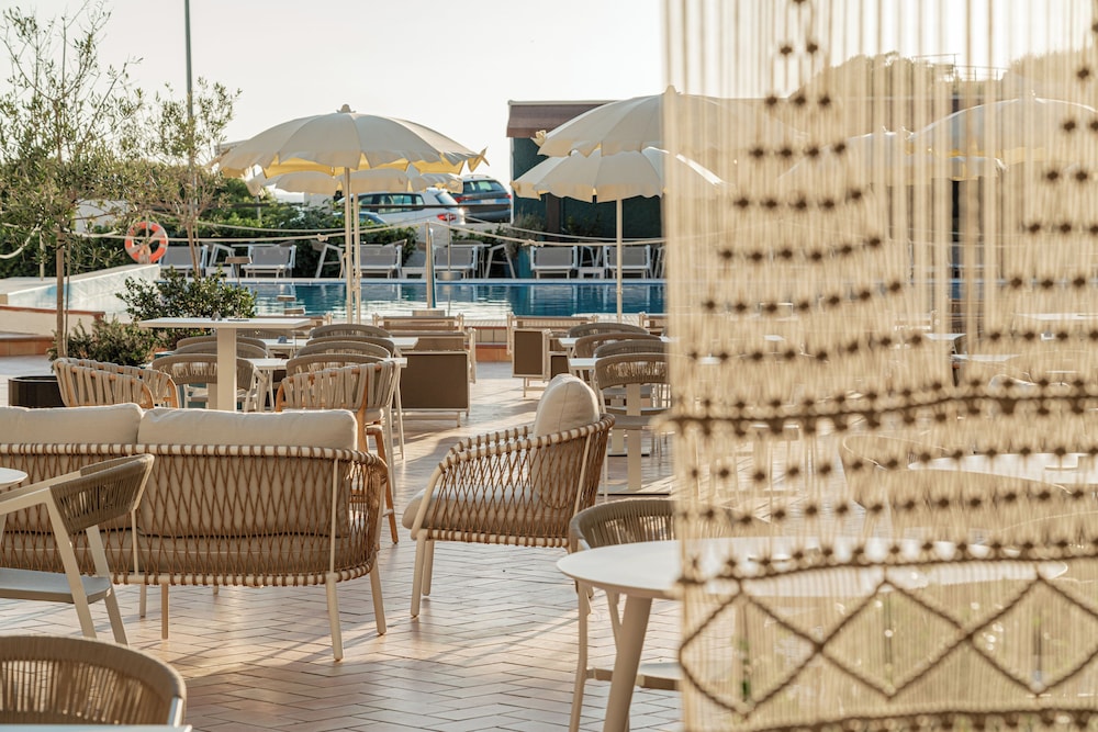 Hotel Calabona — Restaurant & bars in Alghero, Sardinia