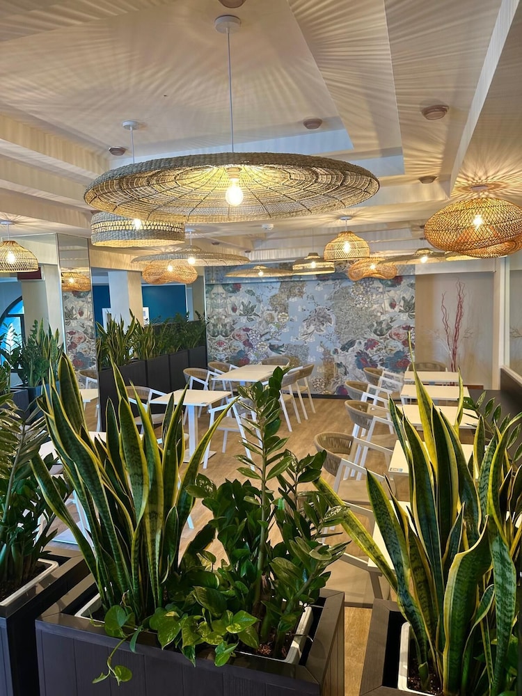Hotel Calabona — Restaurant & bars in Alghero, Sardinia