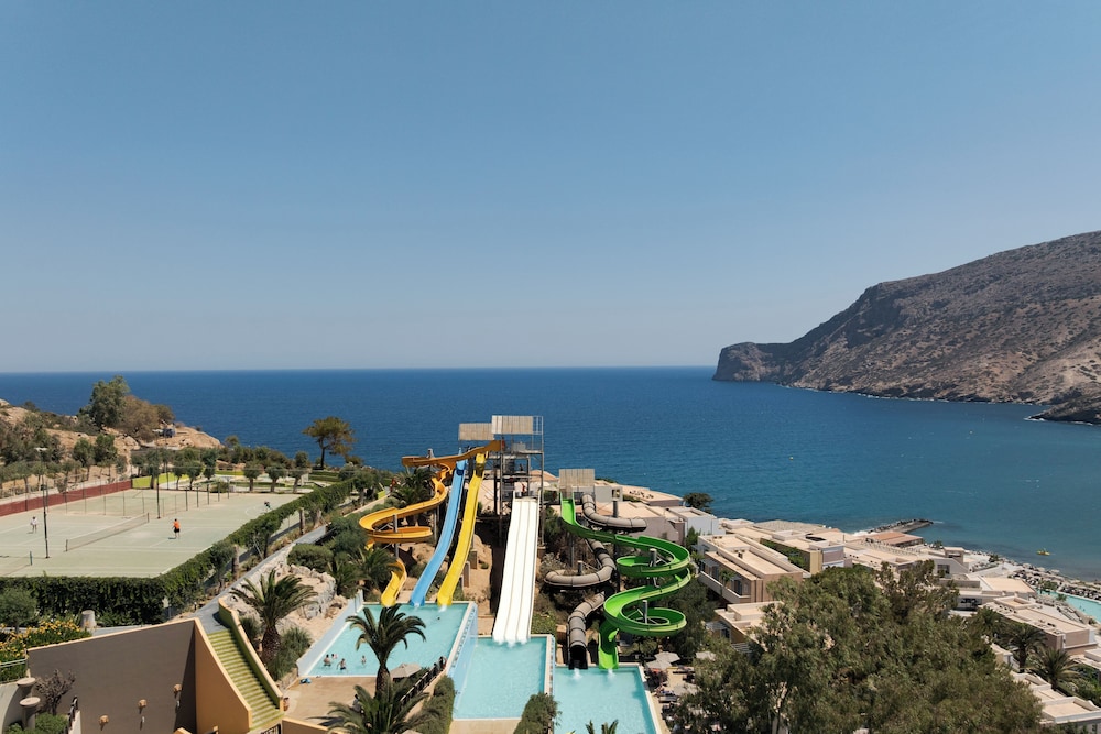 Fodele Beach & Water Park Holiday Resort - All Inclusive — Swimming pool in Fodele