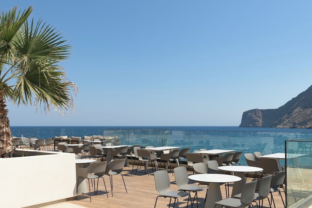 Fodele Beach & Water Park Holiday Resort - All Inclusive — Restaurant & bars in Fodele