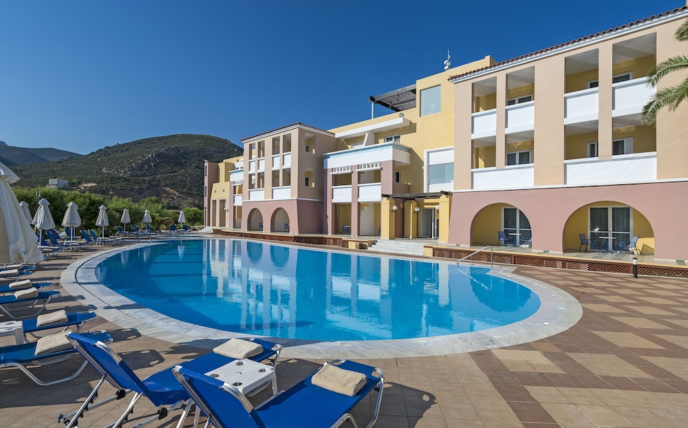 Fodele Beach & Water Park Holiday Resort - All Inclusive — Swimming pool in Fodele
