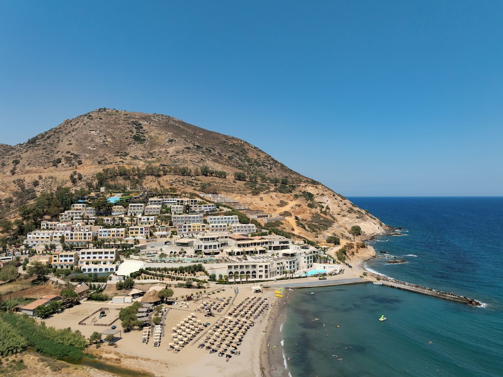 Fodele Beach & Water Park Holiday Resort - All Inclusive — Beach in Fodele