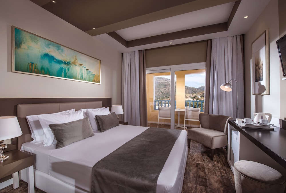 Fodele Beach & Water Park Holiday Resort - All Inclusive — Hotel rooms in Fodele