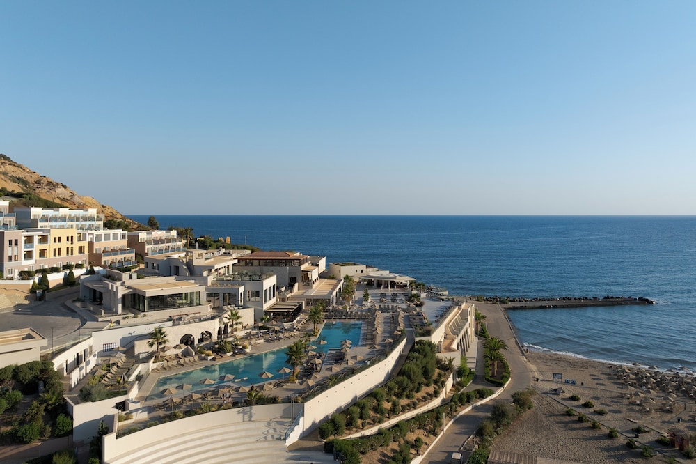 Fodele Beach & Water Park Holiday Resort - All Inclusive — Hotel building in Fodele