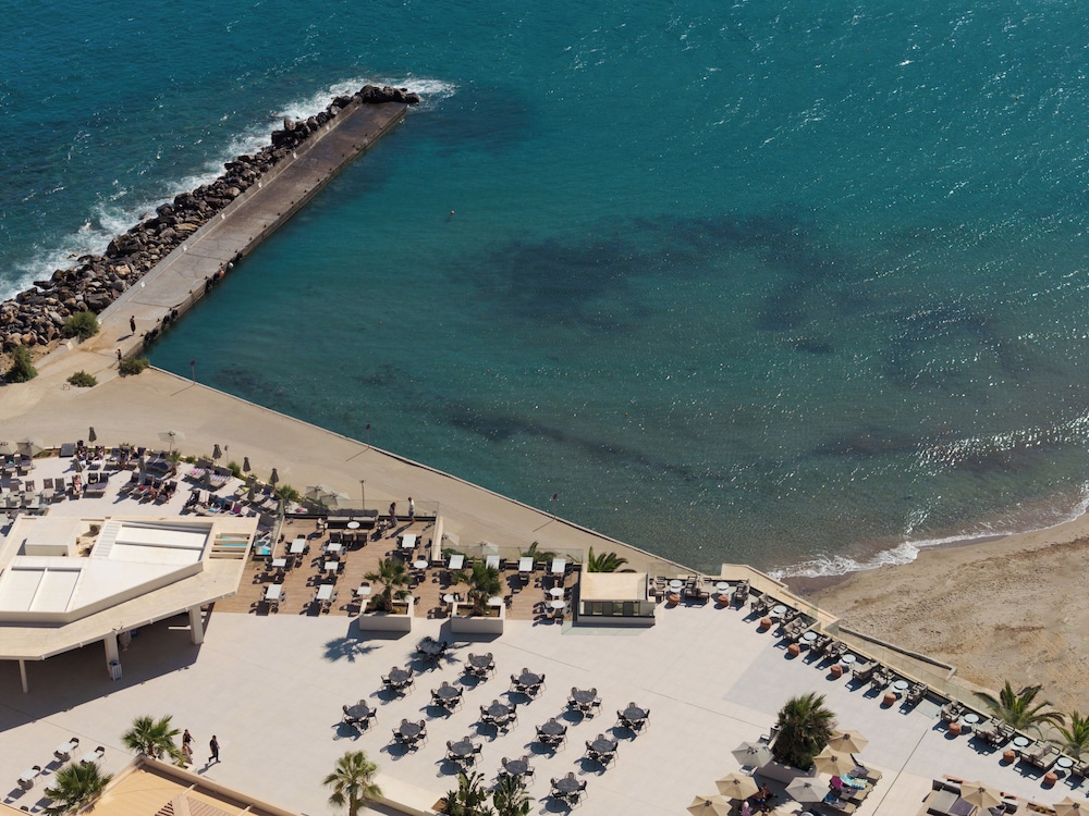 Fodele Beach & Water Park Holiday Resort - All Inclusive — Restaurant & bars in Fodele