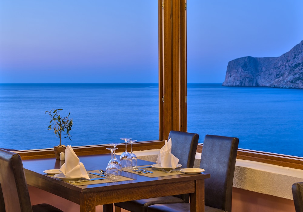 Fodele Beach & Water Park Holiday Resort - All Inclusive — Restaurant & bars in Fodele