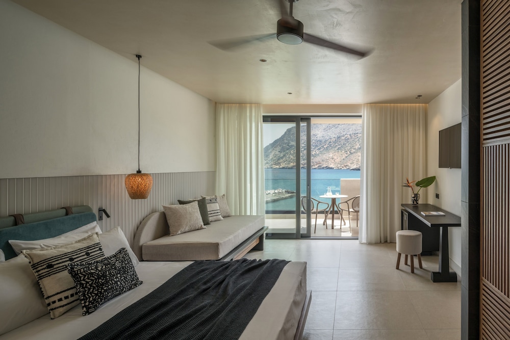 Fodele Beach & Water Park Holiday Resort - All Inclusive — Hotel rooms in Fodele