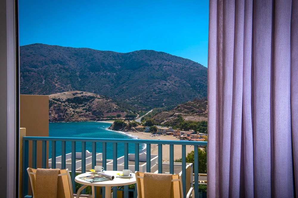 Fodele Beach & Water Park Holiday Resort - All Inclusive — Hotel rooms in Fodele