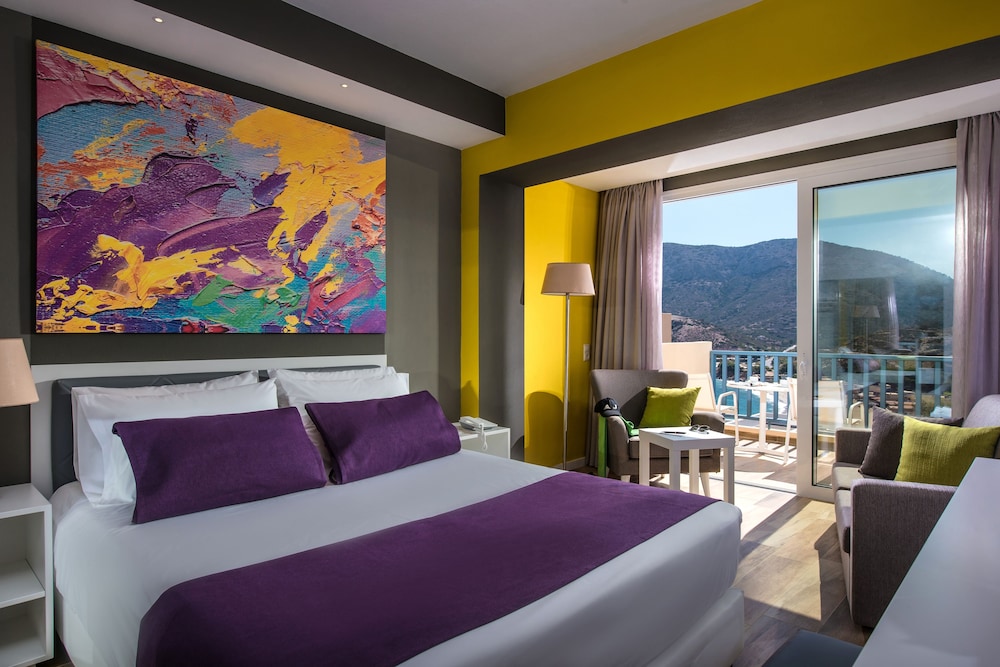 Fodele Beach & Water Park Holiday Resort - All Inclusive — Hotel rooms in Fodele