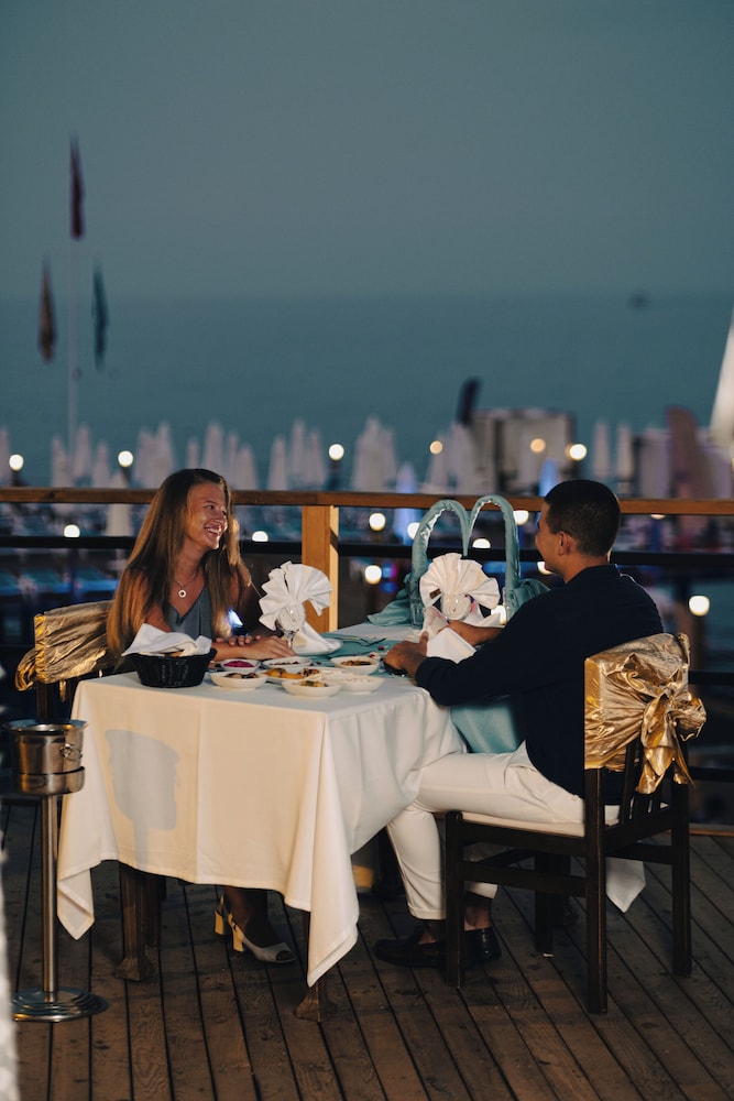 Rox Resort  Hotel - All Inclusive — Restaurant & bars in Kemer
