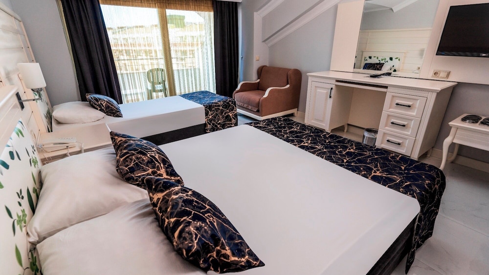 Rox Resort  Hotel - All Inclusive — Hotel rooms in Kemer