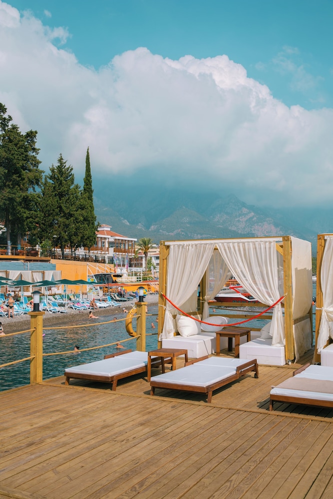 Rox Resort  Hotel - All Inclusive — Beach in Kemer