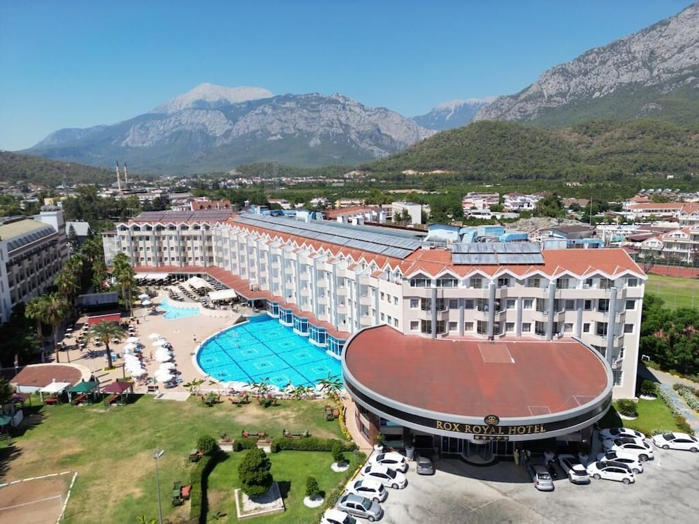 Rox Resort  Hotel - All Inclusive — Hotel building in Kemer