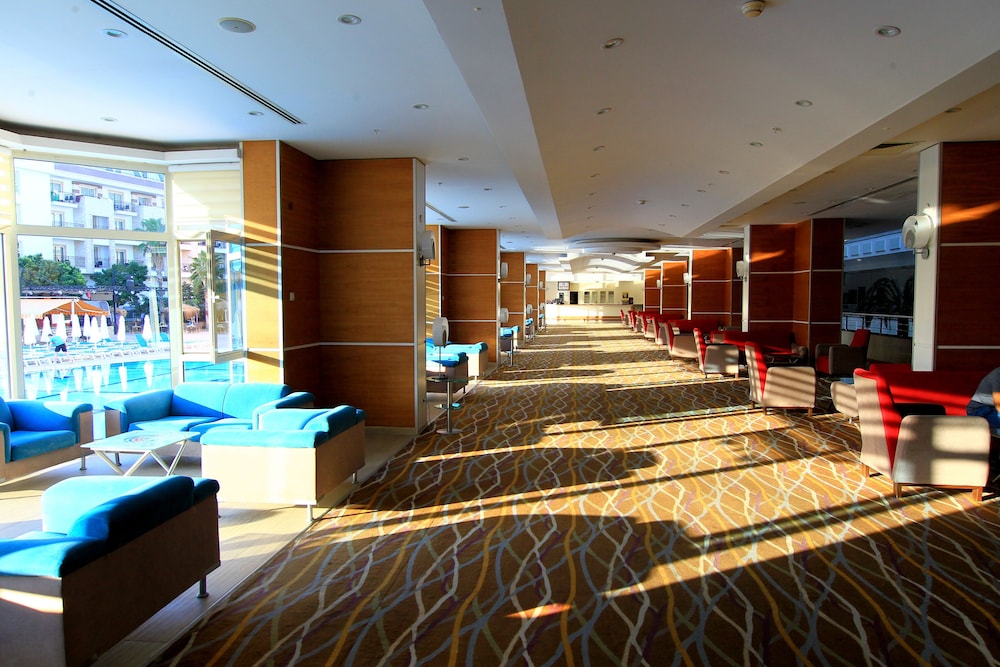 Rox Resort  Hotel - All Inclusive — Hotel building in Kemer