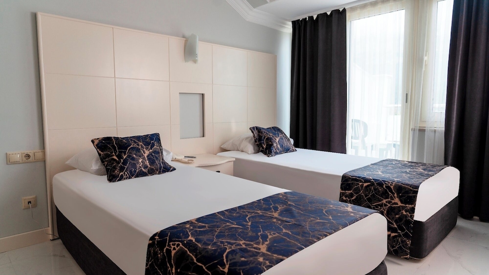 Rox Resort  Hotel - All Inclusive — Hotel rooms in Kemer