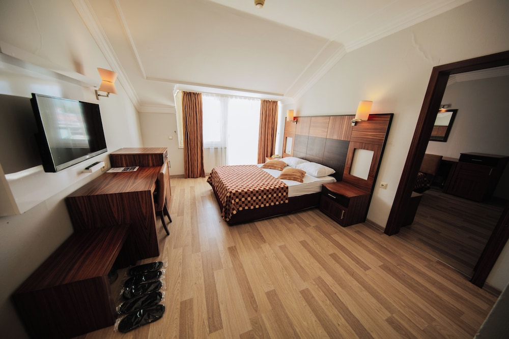 Rox Resort  Hotel - All Inclusive — Hotel rooms in Kemer