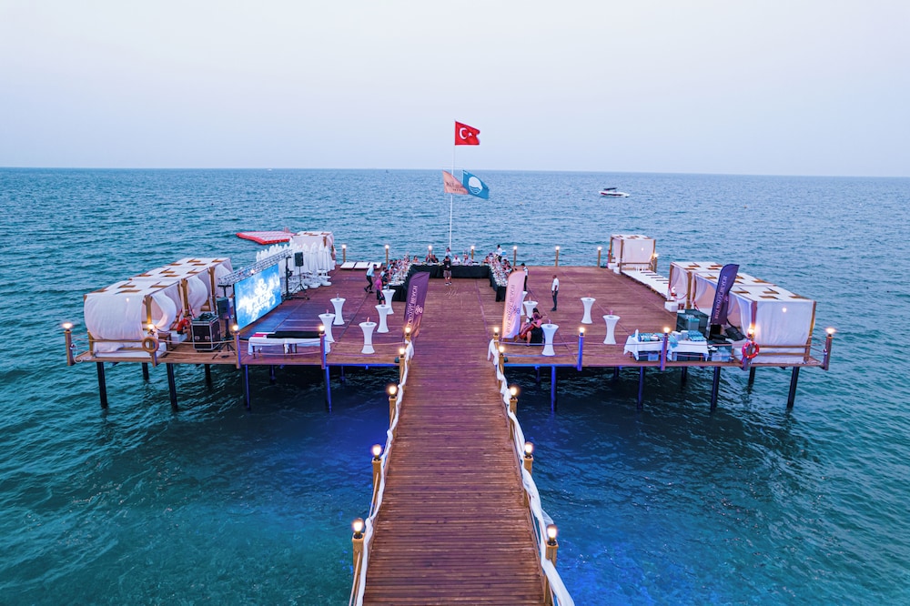 Rox Resort  Hotel - All Inclusive — Restaurant & bars in Kemer