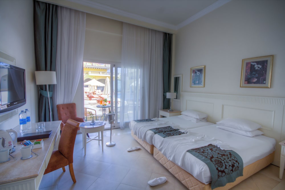 IL Mercato Splash Aqua Park — Hotel rooms in Sharm El Sheikh, Red Sea