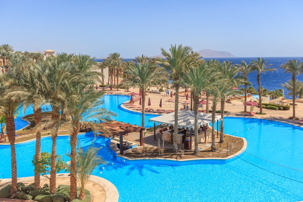 Grand Rotana Resort & Spa — Swimming pool in Sharm El Sheikh, Red Sea