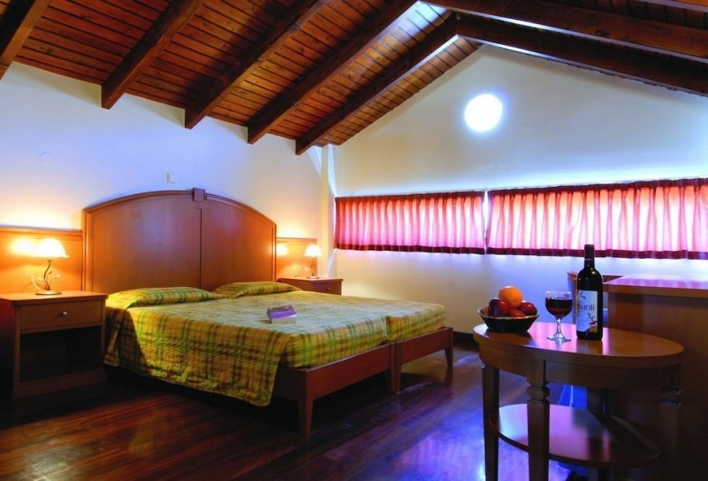 Jo-An Beach Hotel — Hotel rooms in Rethymnon