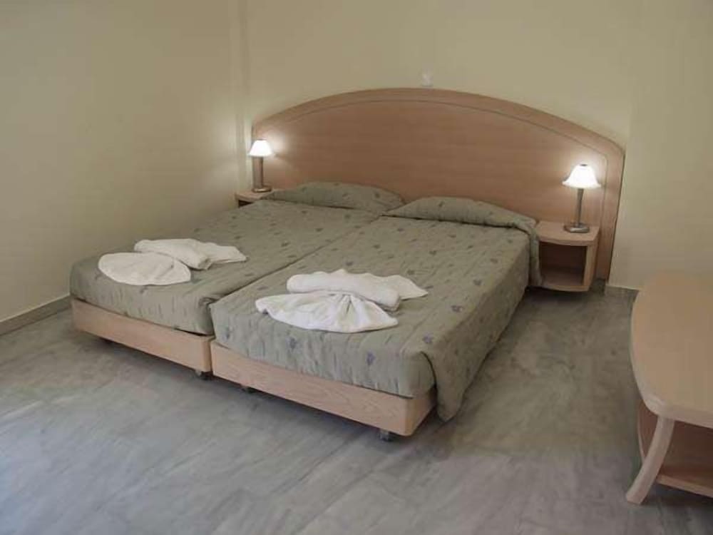 Jo-An Beach Hotel — Hotel rooms in Rethymnon