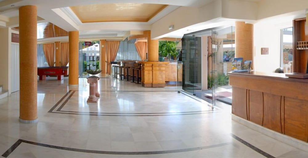 Jo-An Beach Hotel — Restaurant & bars in Rethymnon