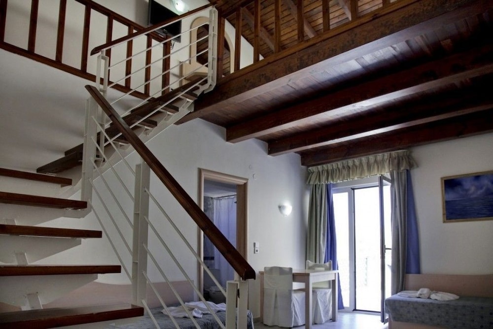 Jo-An Beach Hotel — Hotel rooms in Rethymnon