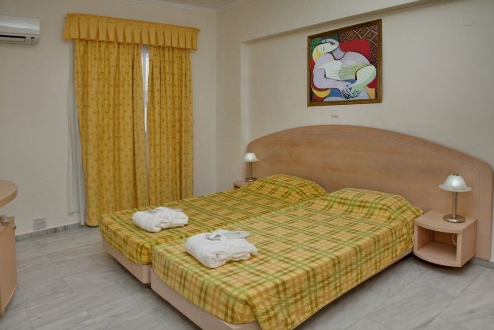 Jo-An Beach Hotel — Hotel rooms in Rethymnon