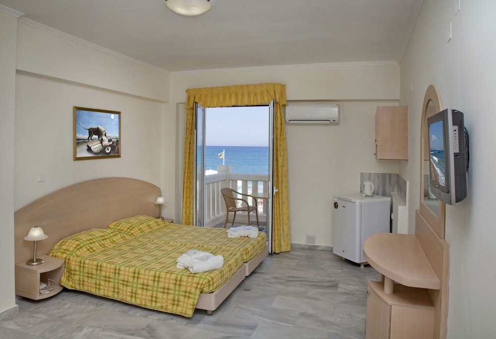 Jo-An Beach Hotel — Hotel rooms in Rethymnon