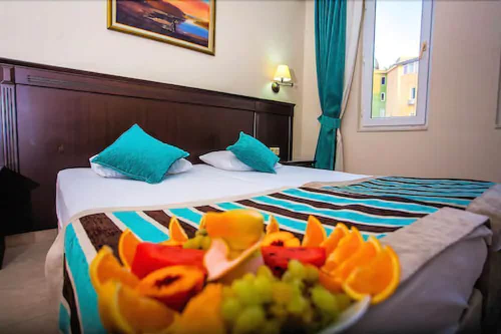 Kleopatra Royal Palm Hotel — Hotel rooms in Alanya