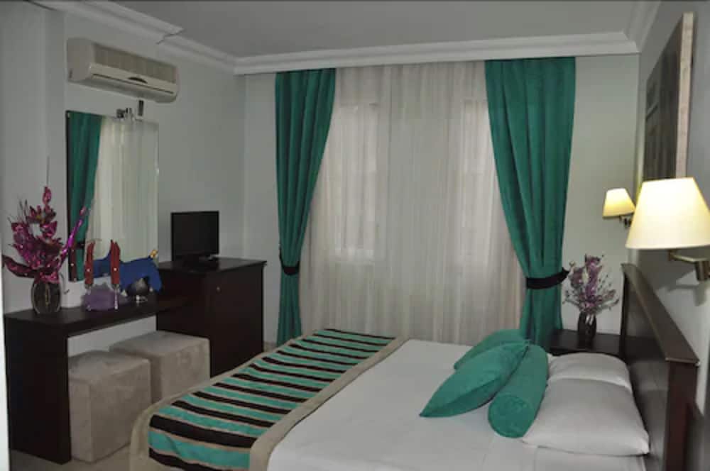 Kleopatra Royal Palm Hotel — Hotel rooms in Alanya