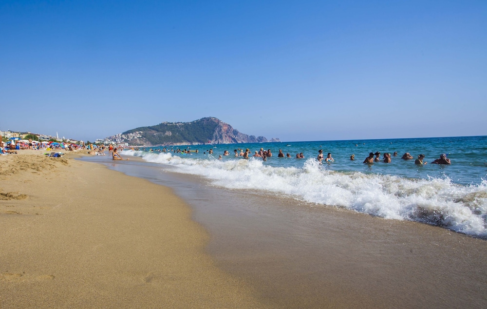 Kleopatra Royal Palm Hotel — Beach in Alanya