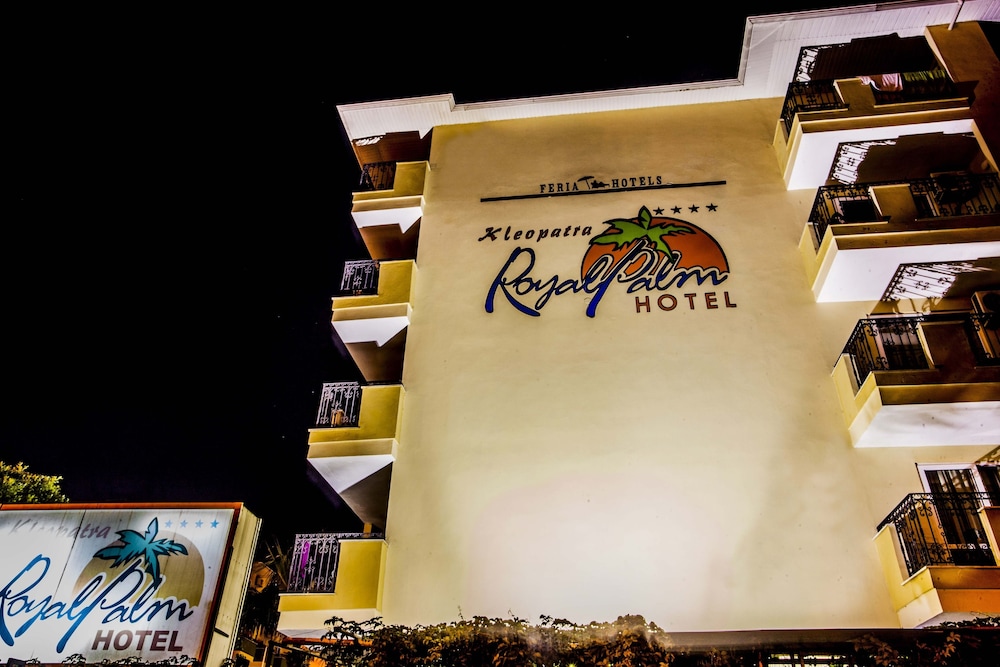 Kleopatra Royal Palm Hotel — Hotel building in Alanya