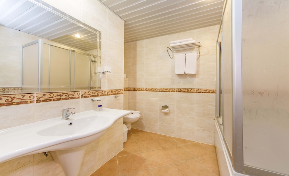 Kleopatra Royal Palm Hotel — Hotel rooms in Alanya