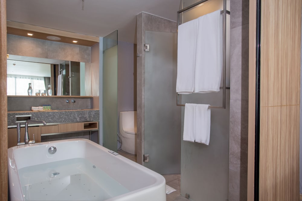 La Vela Khao Lak — Hotel rooms in Khao Lak, Phang Nga