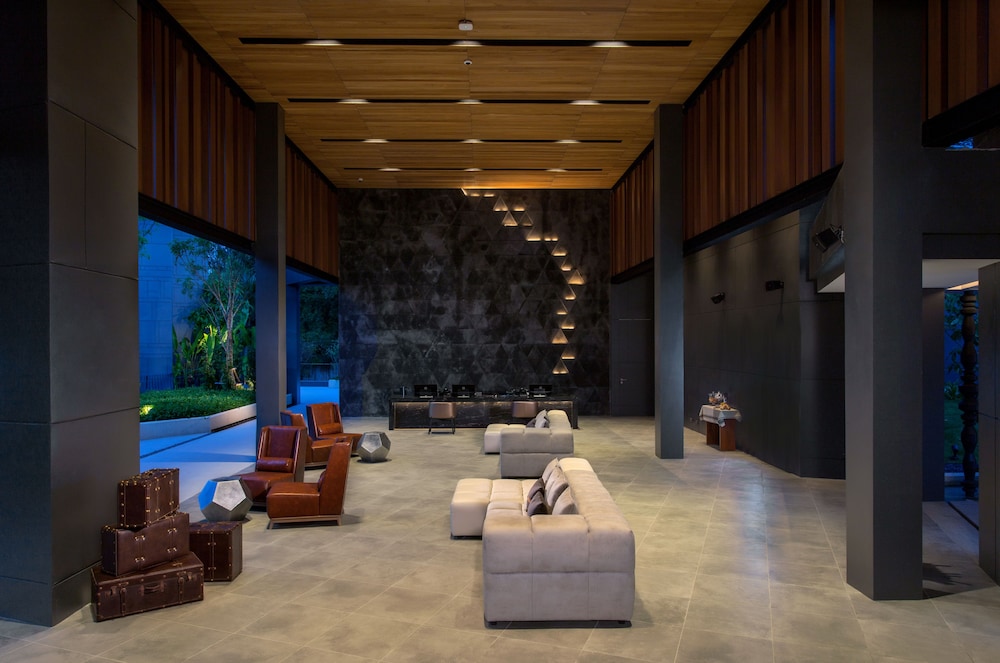 La Vela Khao Lak — Hotel building in Khao Lak, Phang Nga