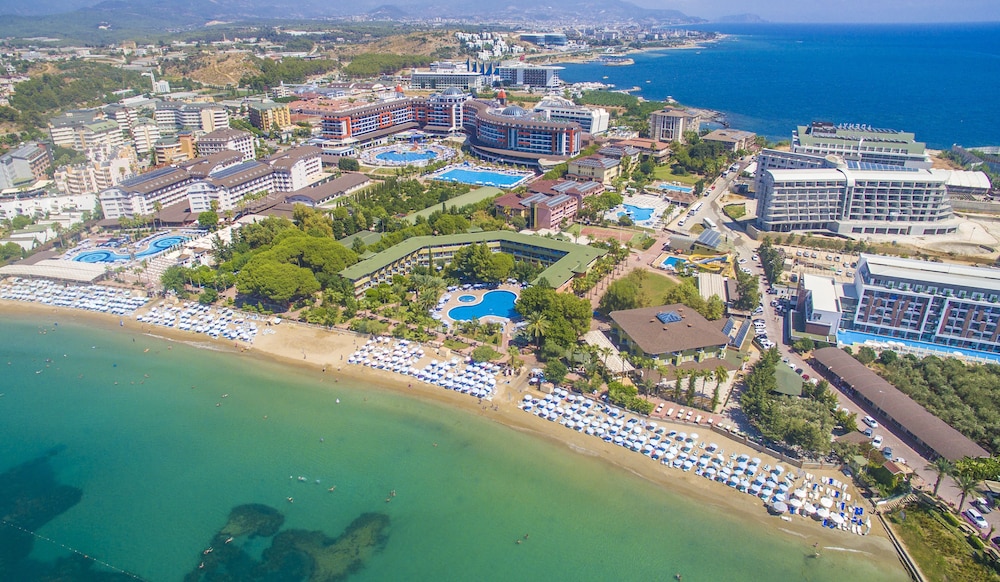 Lonicera World — Beach in Alanya