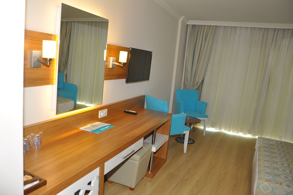 Lonicera World — Hotel rooms in Alanya