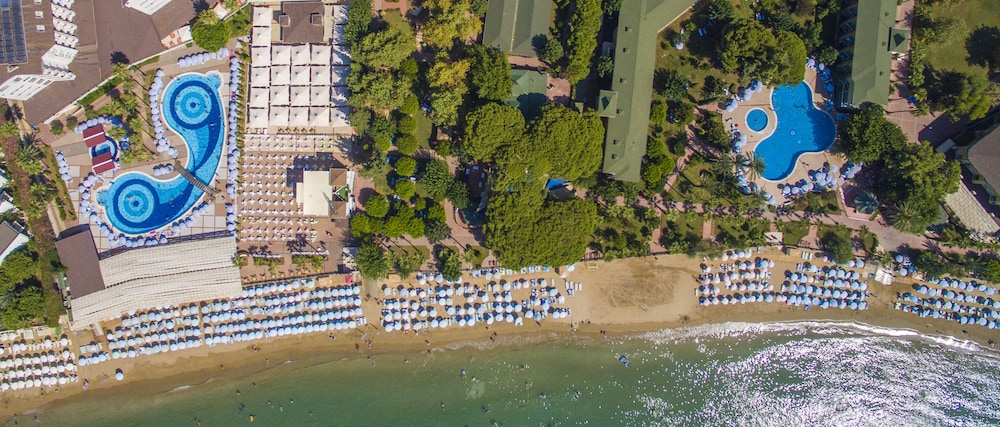 Lonicera World — Beach in Alanya