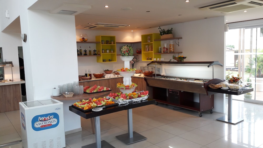 Meropi Hotel — Restaurant & bars in Malia