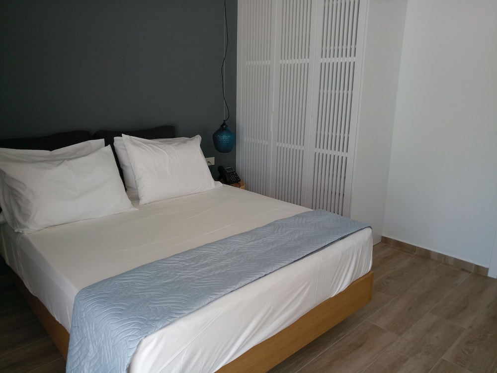 Meropi Hotel — Hotel rooms in Malia